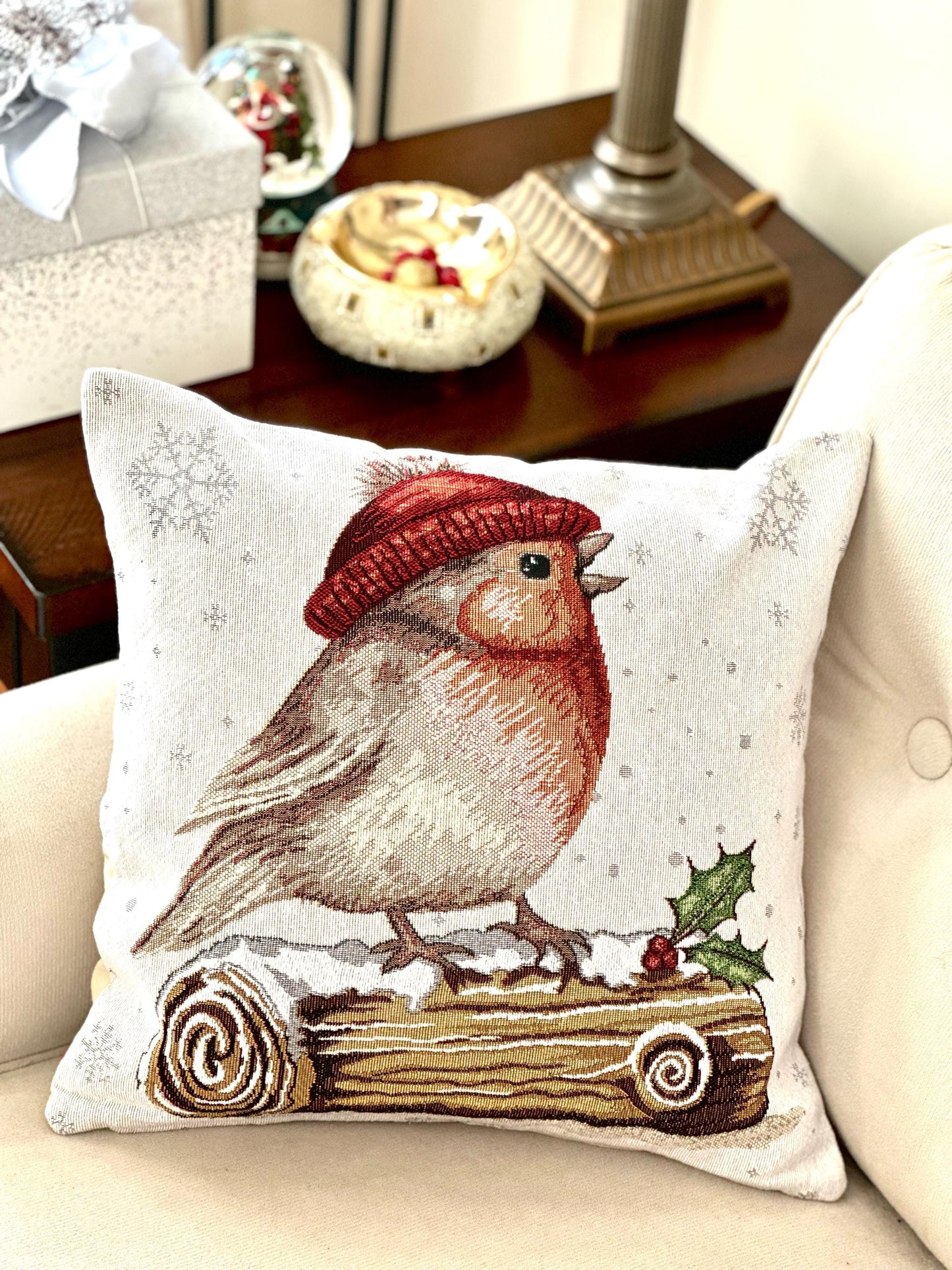 Christmas Bird Cushion Cover, Christmas Home Decor, Festive Pillow with Snowy Bird Design, Christmas Throw Pillow, Christmas Gift For Mom