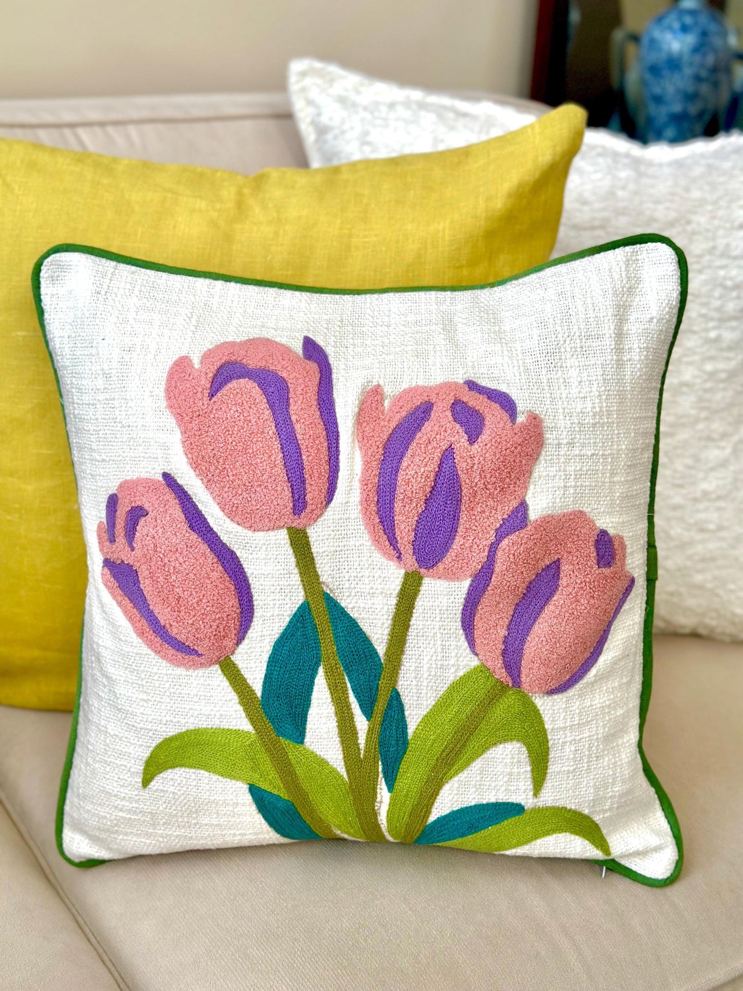 Punch Needle Tulip Pillow, Tufted Floral Cushion, Handmade Textured Cover, Spring Decor, Boho Accent Pillow, Spring Flowers Cushion Cover
